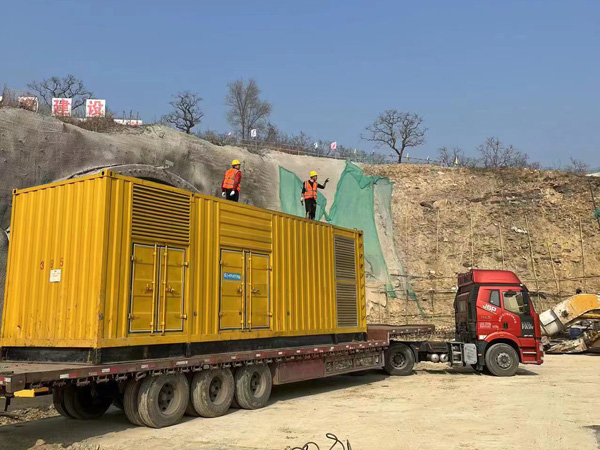 囊谦发电机租赁如何根据测试结果判断机油泵的工作状态是否正常？